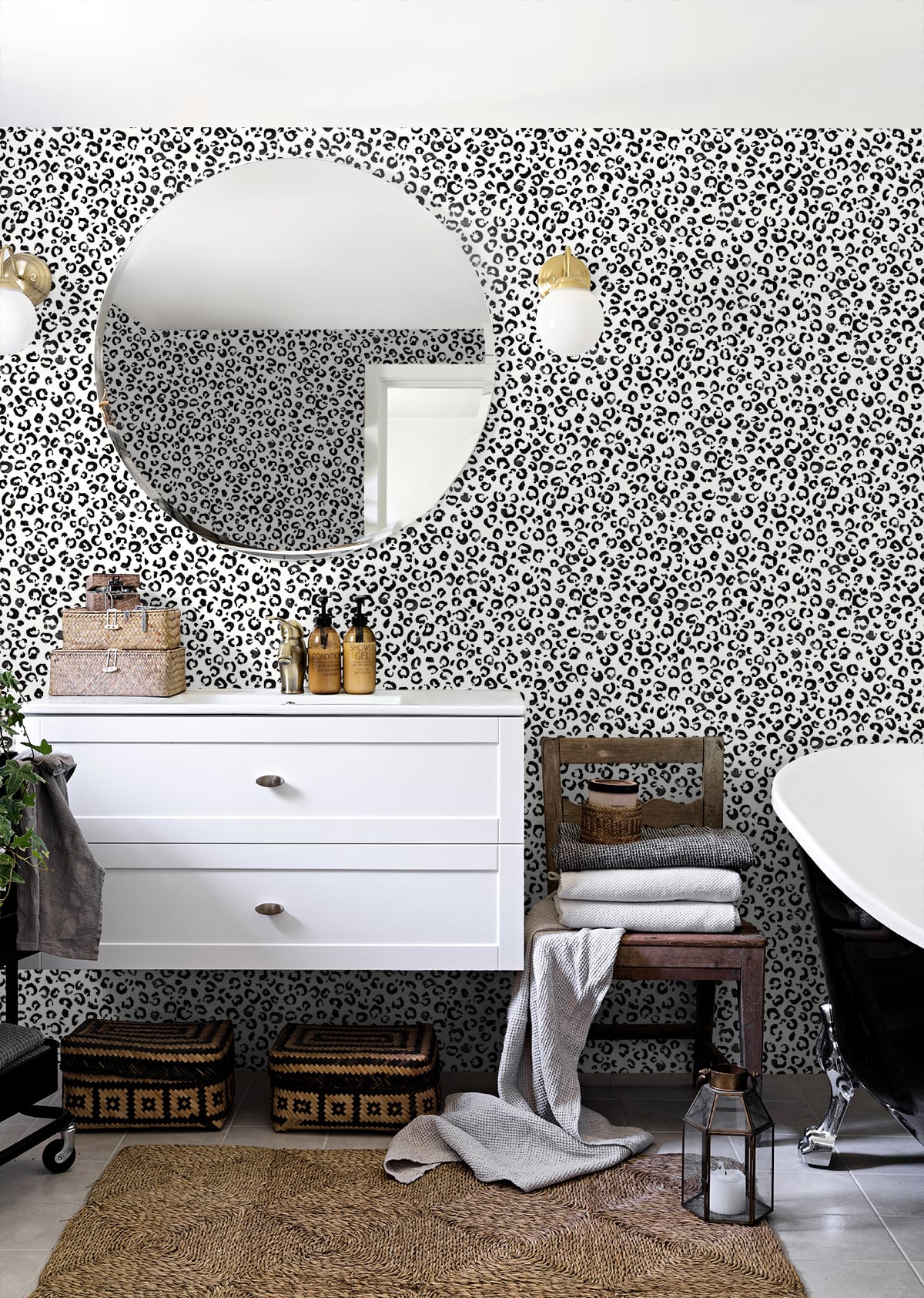 Classic Leopard | Black And White