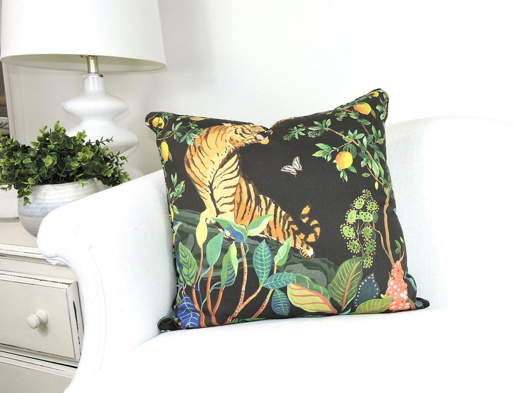 Tiger Pillow | Black